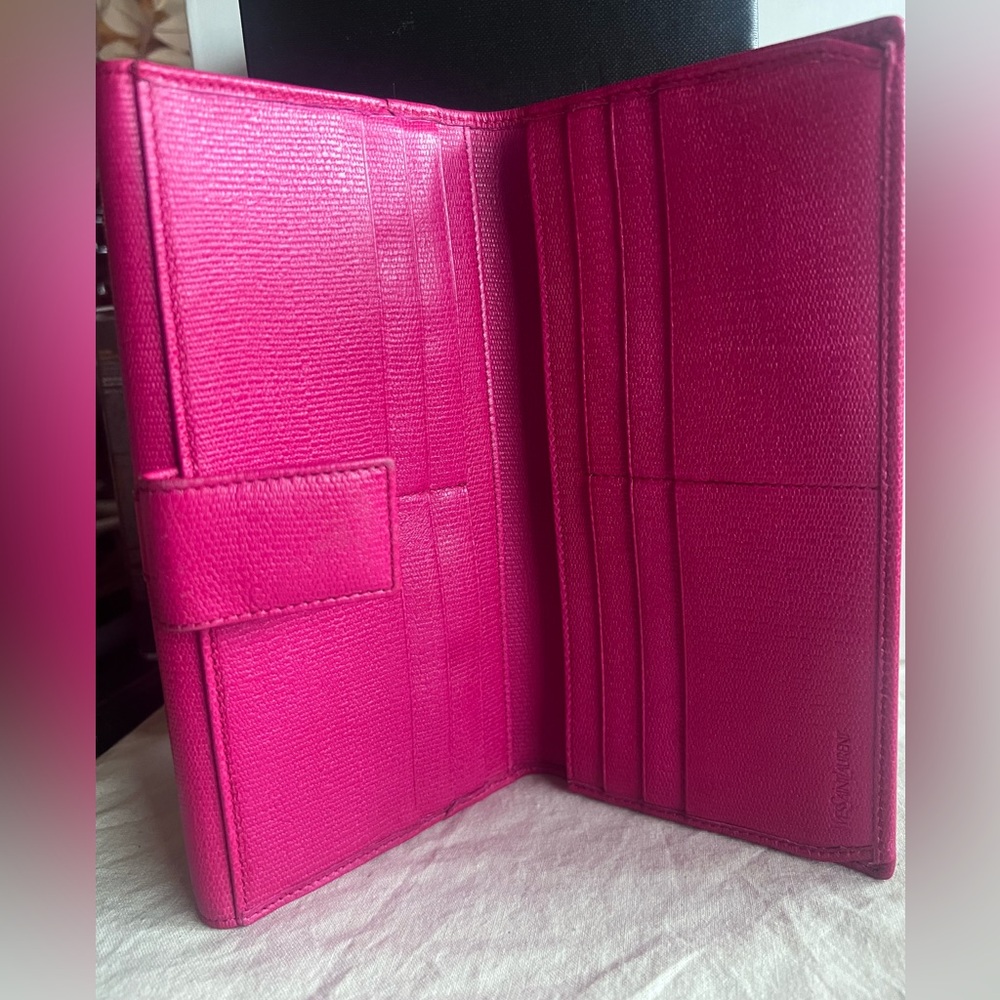 Saint Laurent Textured Calfskin Classic Y Ligne Continental Fuchsia Card Wallet - Picture 5 of 11